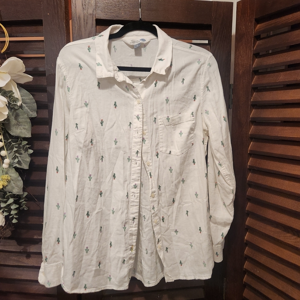 Old Navy Casual White Shirt with Green Cactus Pattern